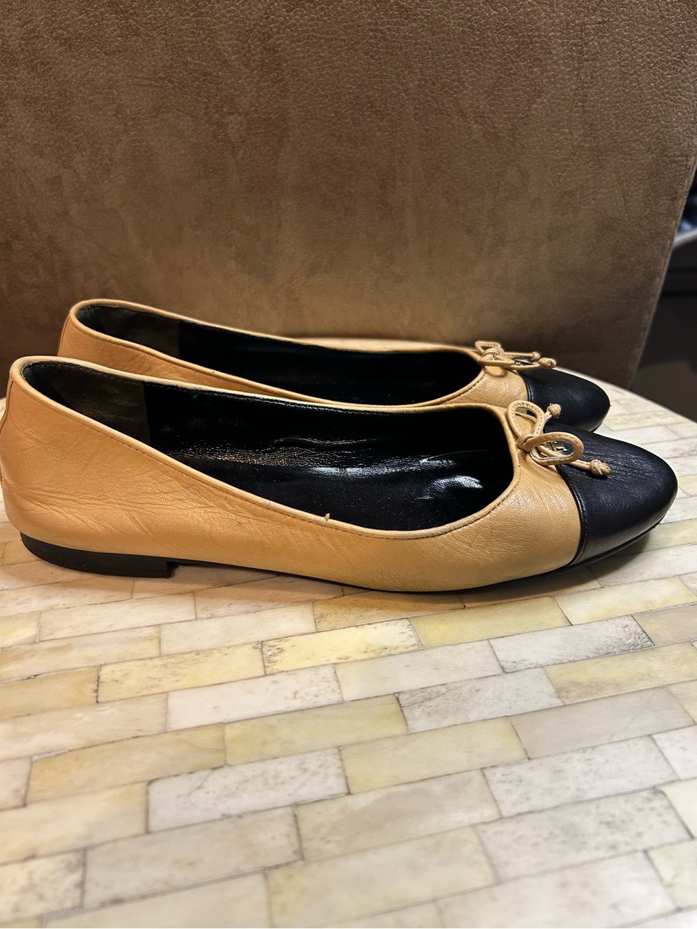 Tory Burch Women's Cap Toe Ballet Flats
Size 8 - Picture 3 of 7